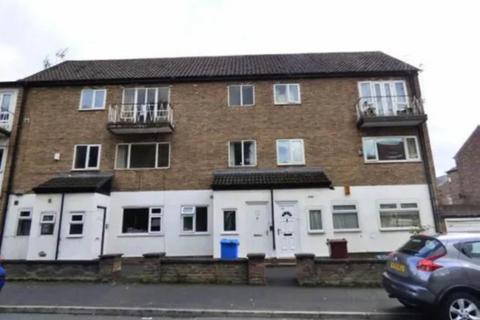 3 bedroom terraced house to rent, Hilltop Court, Manchester