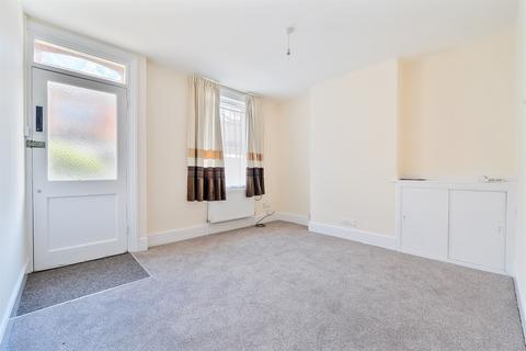 2 bedroom terraced house to rent, Cholmeley Road, Reading, RG1
