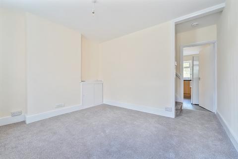 2 bedroom terraced house to rent, Cholmeley Road, Reading, RG1