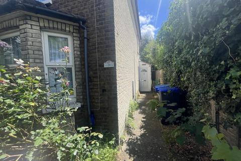 2 bedroom semi-detached house to rent, Woking,  Surrey,  GU21