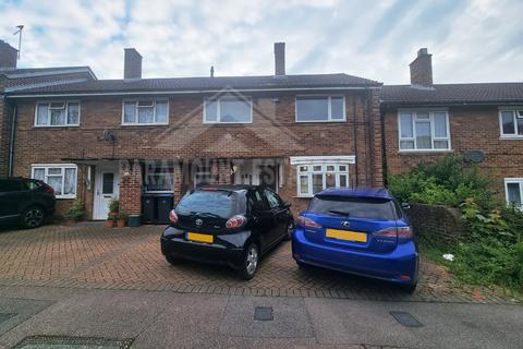 3 bedroom terraced house to rent, Halling Hill, Harlow CM20