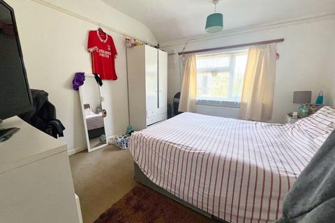 3 bedroom terraced house for sale, St Mary's Road, Kettering, NN15