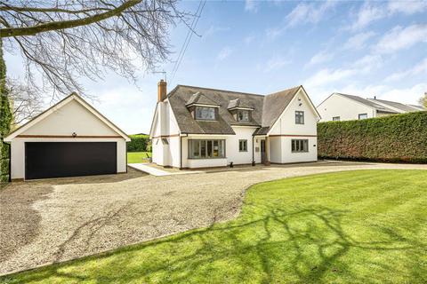 4 bedroom detached house to rent, Upper Bolney Road, Harpsden, Henley-on-Thames, Oxfordshire, RG9