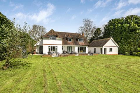 4 bedroom detached house to rent, Upper Bolney Road, Harpsden, Henley-on-Thames, Oxfordshire, RG9