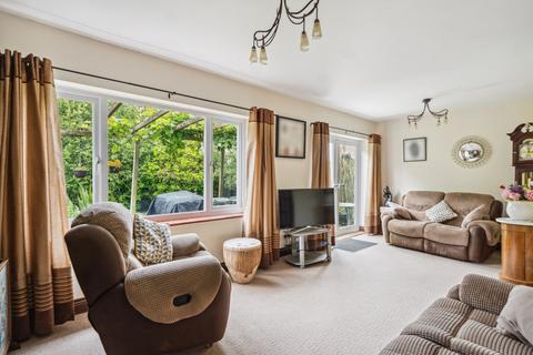 Sunnybrook George Green Road, George Green, Slough, SL3 6BG