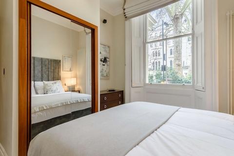 1 bedroom apartment to rent, Kensington Garden Square, London, W2
