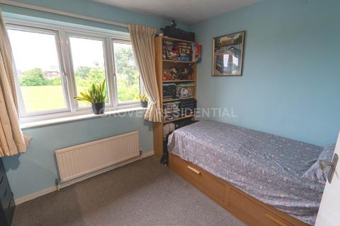 29 Cheltenham Close, New Malden, KT3 3EY