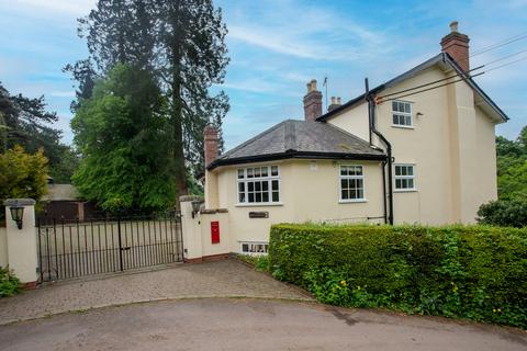 5 bedroom detached house for sale, Winwood Heath Road Halesowen, Worcestershire, B62 0LU