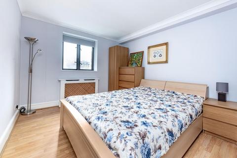 2 bedroom apartment to rent, Pembroke Road London W8