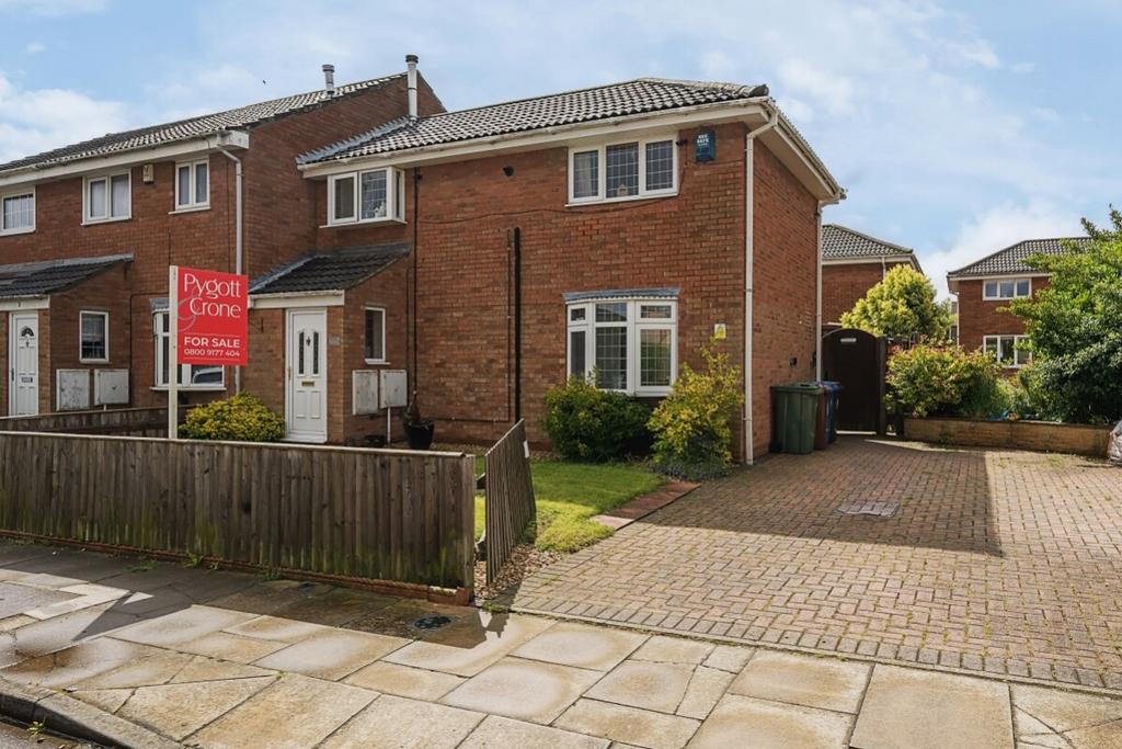 Orion Way, Grimsby, Lincolnshire, DN34 3 bed semidetached house for