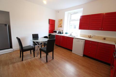 4 bedroom terraced house to rent, Hawthorn Terrace, (off Park Road), Aberdeen, AB24