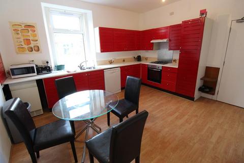 4 bedroom terraced house to rent, Hawthorn Terrace, (off Park Road), Aberdeen, AB24