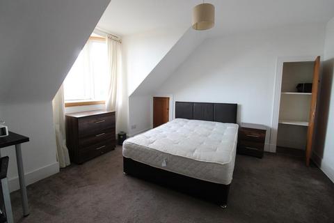 4 bedroom terraced house to rent, Hawthorn Terrace, (off Park Road), Aberdeen, AB24
