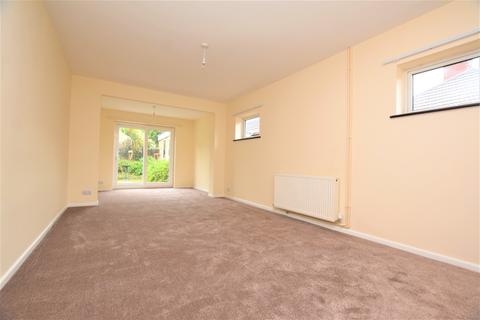 3 bedroom bungalow to rent, Ambrose Avenue, Colchester, Essex, CO3