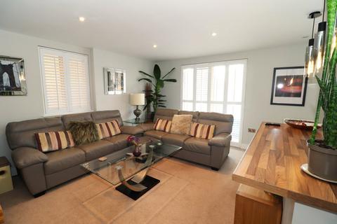 2 bedroom flat for sale, Sea Road, Bexhill-on-Sea, TN40