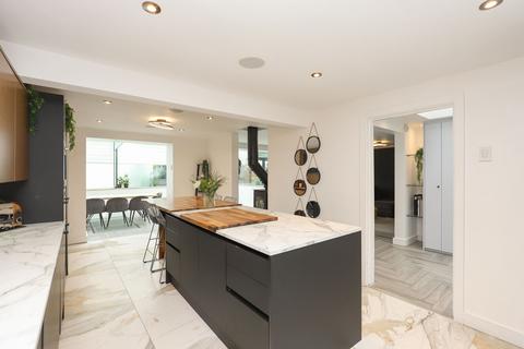 63 Limb Lane, Dore, Sheffield, S17 3ES