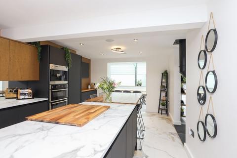 63 Limb Lane, Dore, Sheffield, S17 3ES