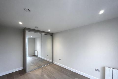 1 bedroom flat to rent, Church Street West, Woking GU21