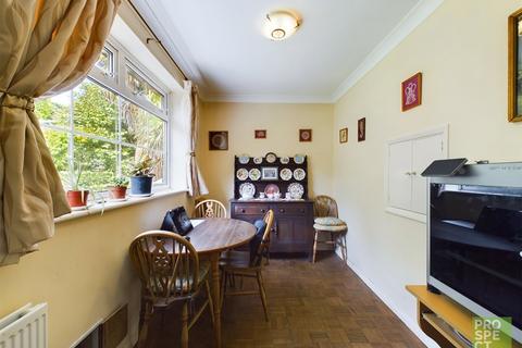 2 bedroom bungalow for sale, St. Michaels Road, Sandhurst, Berkshire, GU47