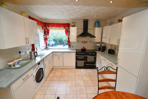 4 bedroom semi-detached house for sale, Doveleys Road, Salford, M6