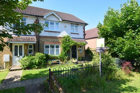 3 bedroom end of terrace house for sale, Chaffinch Drive, Ashford, Kent, TN23