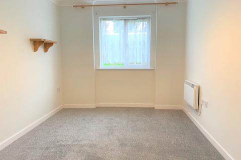 2 bedroom apartment to rent, Amherst Road, Bexhill-on-Sea, TN40