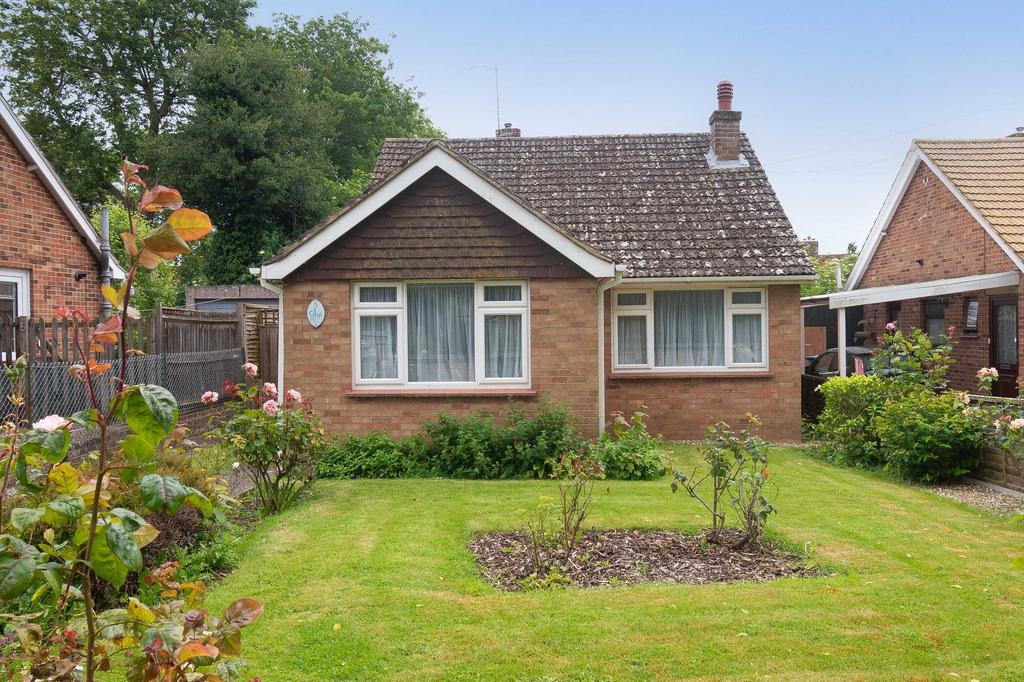 St. Mildreds Road, Minster, CT12 2 bed detached house for sale £300,000
