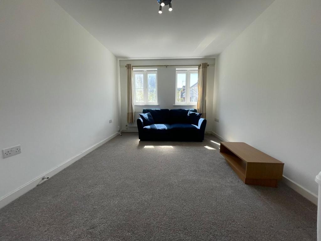Apartment in Harrow - View 3