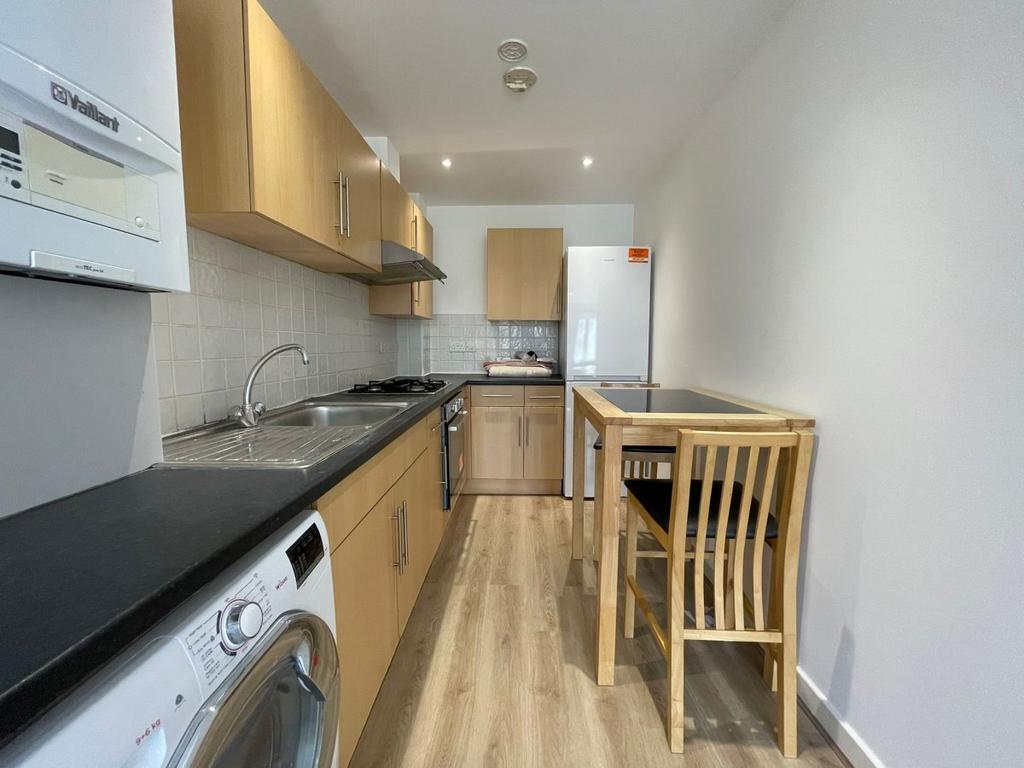 Apartment in Harrow - More