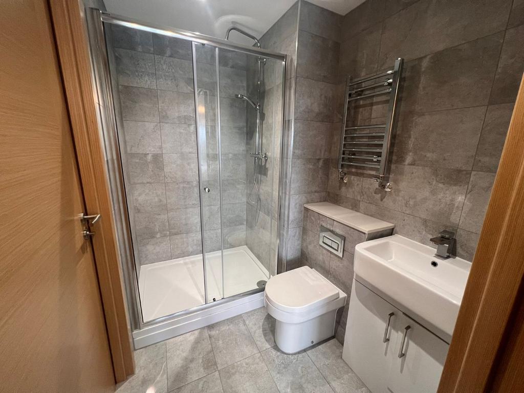 Apartment in Nottinghamshire - View 3