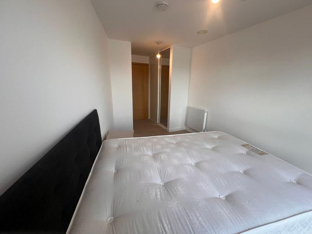 Apartment in Nottinghamshire - View 4