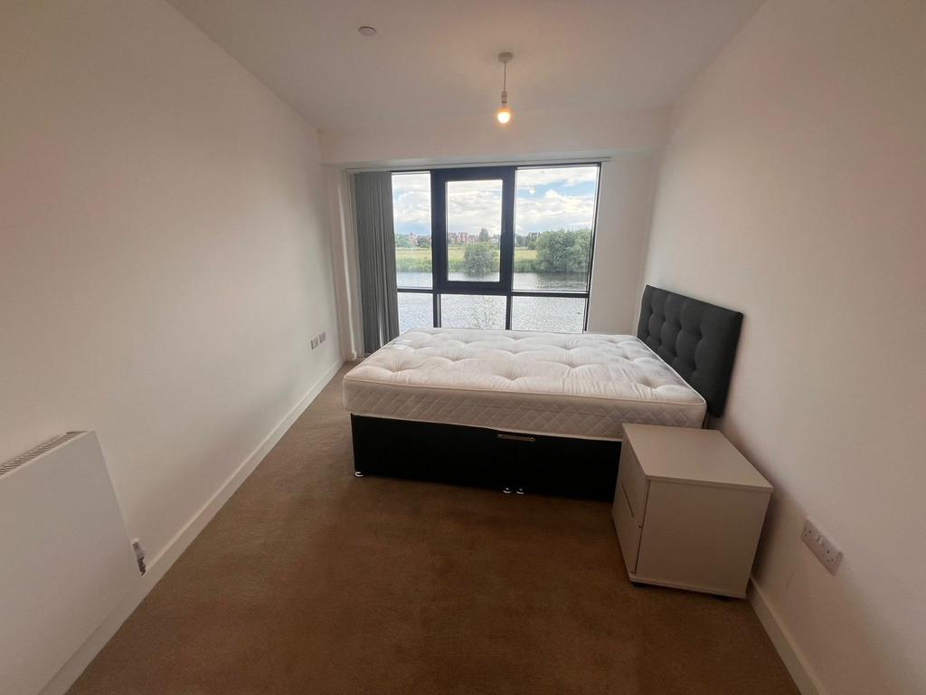 Apartment in Nottinghamshire - View 5