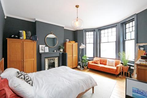 2 bedroom apartment to rent, 11 Victoria Avenue, Surbiton KT6
