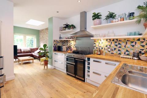2 bedroom apartment to rent, 11 Victoria Avenue, Surbiton KT6