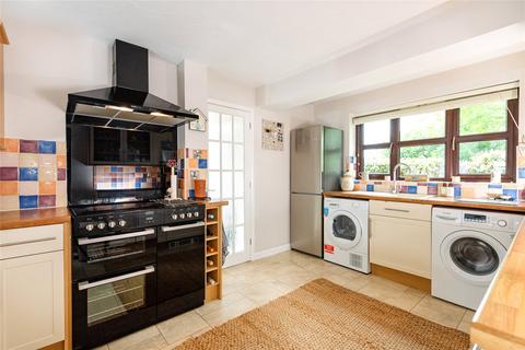 4 bedroom detached house to rent, Quainton Road, North Marston, Buckingham, Buckinghamshire, MK18