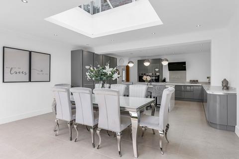 4 bedroom detached house for sale, Old Church Road, Chelmsford CM3