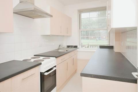 3 bedroom flat to rent, Swan Mead Southwark SE1