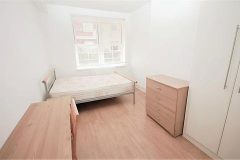 3 bedroom flat to rent, Swan Mead Southwark SE1