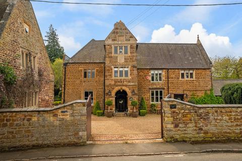 6 bedroom detached house for sale, Orlingbury Road, Great Harrowden, Northampton NN9 5AF