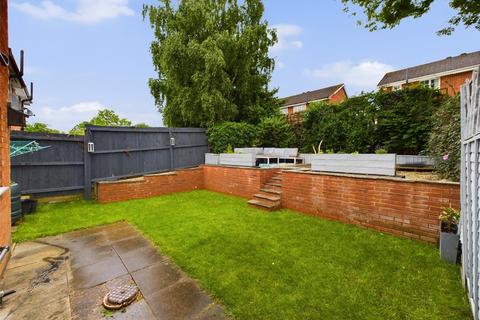 16 Drapers Close, Worcester, WR4 9XU
