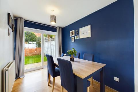 16 Drapers Close, Worcester, WR4 9XU