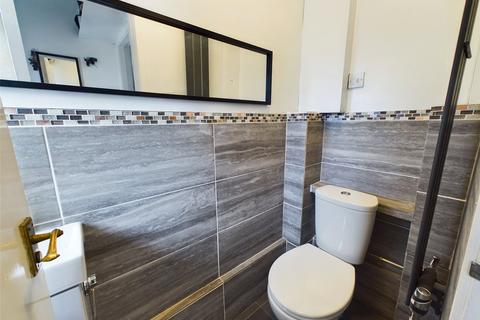 16 Drapers Close, Worcester, WR4 9XU