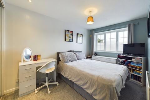 16 Drapers Close, Worcester, WR4 9XU