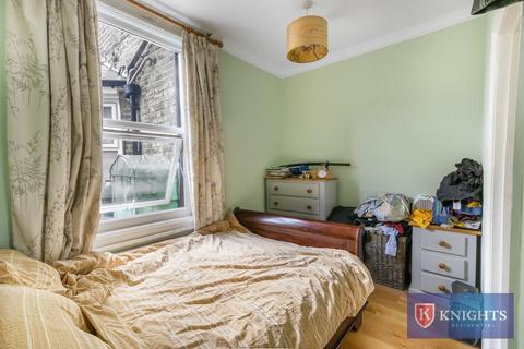 2 bedroom flat for sale, Latymer Road, London, N9