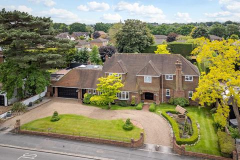 5 bedroom detached house for sale, Herbert Road, Hornchurch RM11