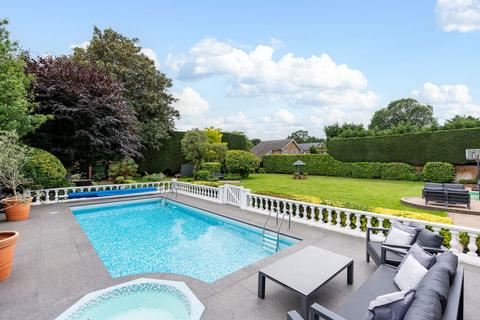 5 bedroom detached house for sale, Herbert Road, Hornchurch RM11