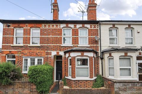3 bedroom terraced house to rent, Gloucester Road, Reading, RG30
