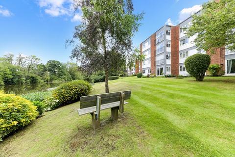 2 bedroom apartment for sale, Berkeley Court, Weybridge, KT13