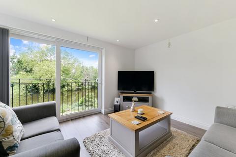 2 bedroom apartment for sale, Berkeley Court, Weybridge, KT13