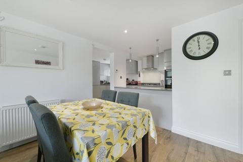 2 bedroom apartment for sale, Berkeley Court, Weybridge, KT13